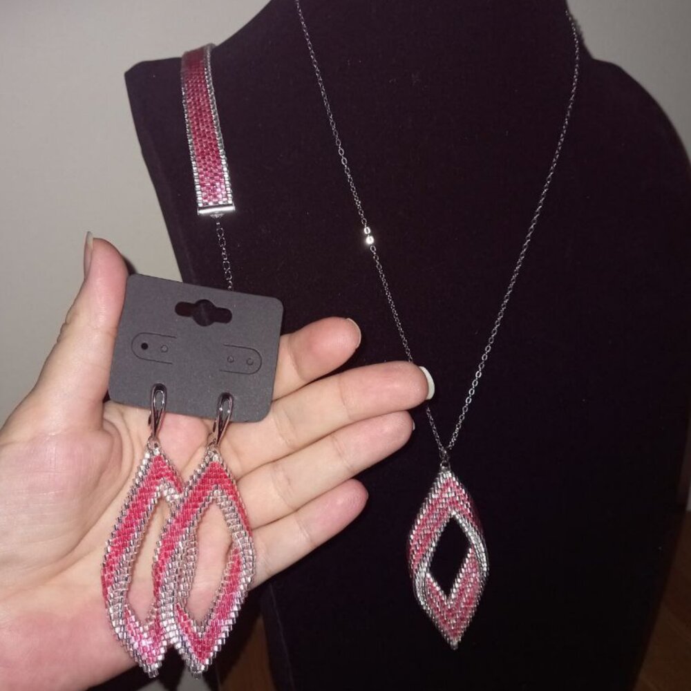 [MADE TO ORDER] Artisan Peyote Stitch Beaded Set - Necklace, Earrings & Bracelet